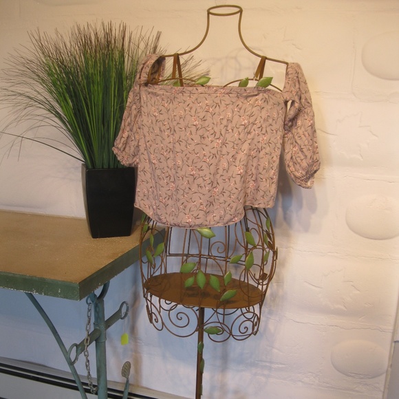 Don't Ask Why Off the Shoulder Crop Top Italy - Picture 2 of 4